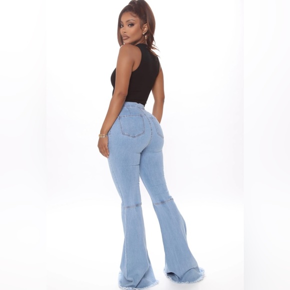 BNWT FasionNova Got What You Want Flare Leg Jeans - Light Blue Wash - Picture 2 of 12